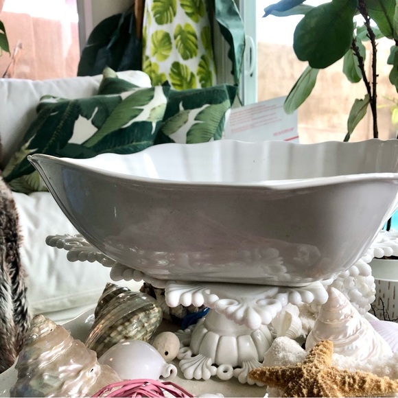 NWT! LARGE White Ceramic Seashell Bowl - Picture 5 of 7